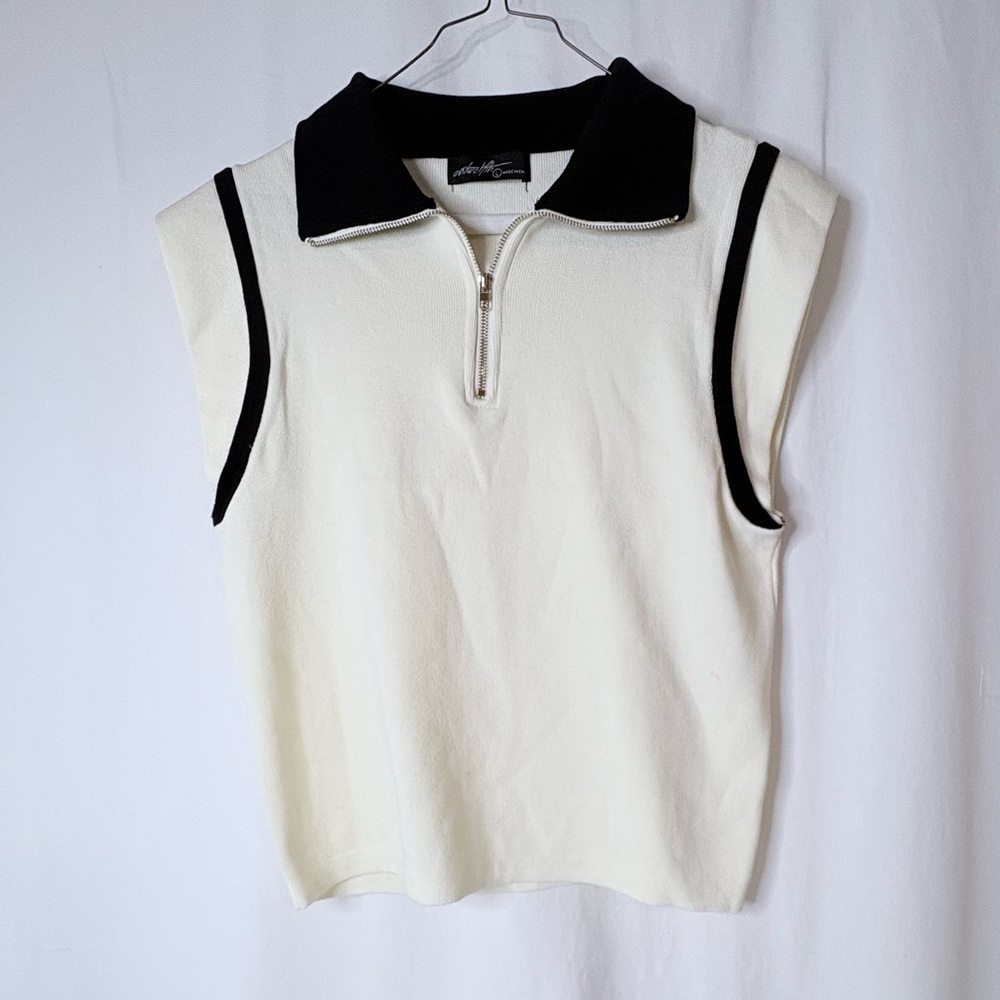 New Cream/Black 1/4 Zip-Up Top sz lg